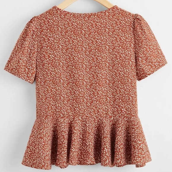 Floral print button up top - Picture 2 of 2